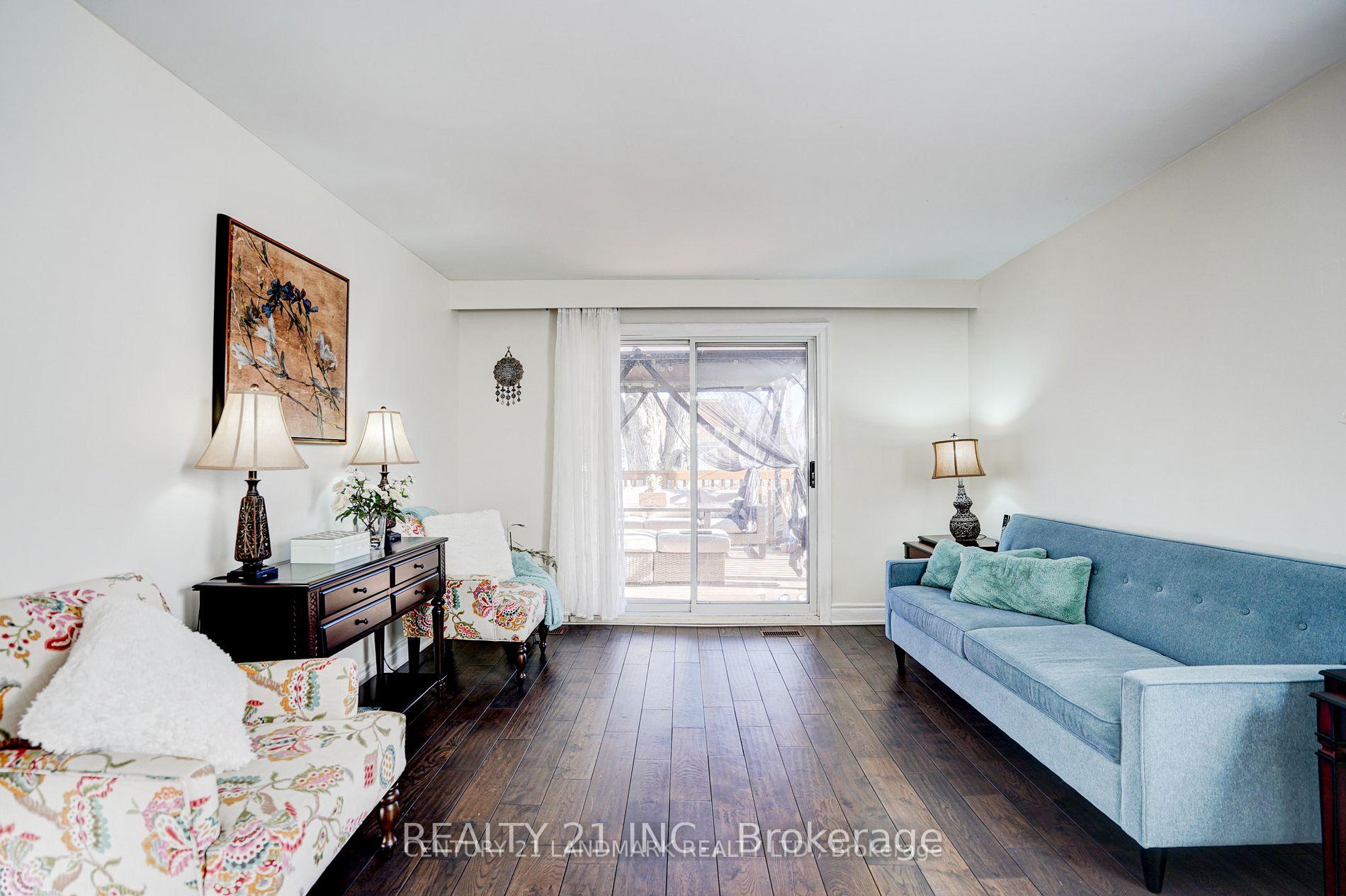 Photo 3 of 13 Billingsgate Crescent, Ajax, South East — HOMEH