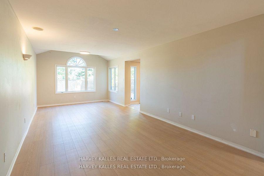 Photo 8 of 573 Windjammer Way, Waterloo, Eastbridge — HOMEH