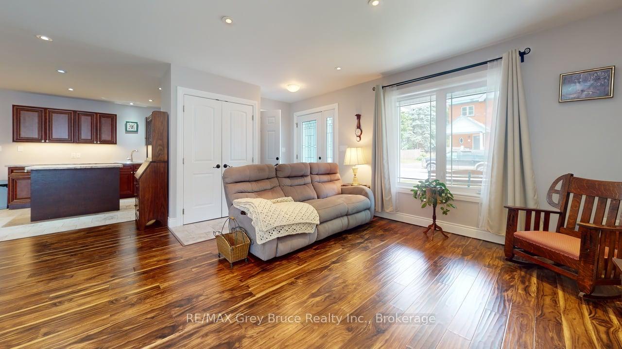 Photo 3 of 206 4th Avenue SW, Arran-Elderslie — HOMEH
