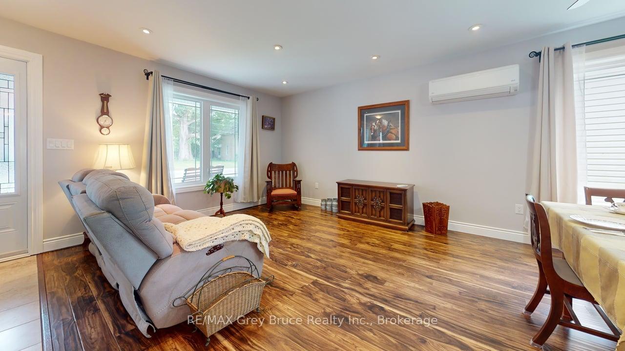 Photo 6 of 206 4th Avenue SW, Arran-Elderslie — HOMEH