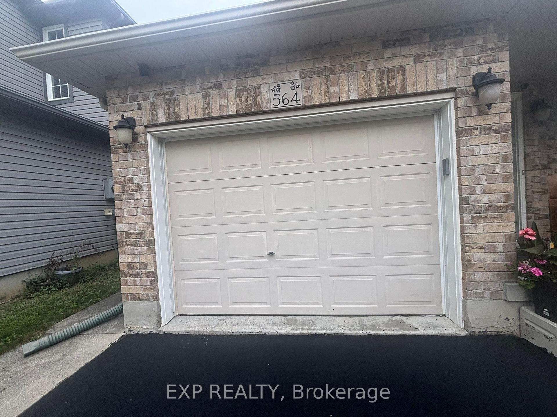 Photo 2 of 564 Woolgrass Avenue, Waterloo — HOMEH