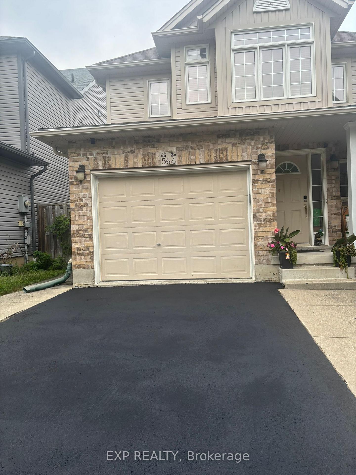 Photo 3 of 564 Woolgrass Avenue, Waterloo — HOMEH