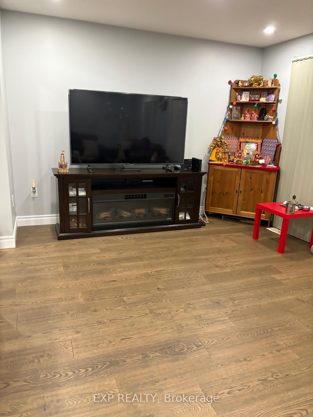 Photo 9 of 564 Woolgrass Avenue, Waterloo — HOMEH