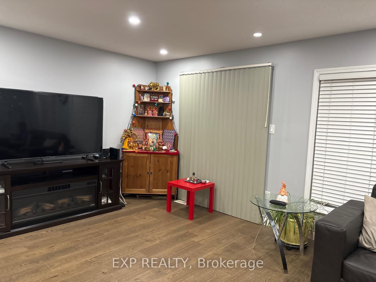 Photo 12 of 564 Woolgrass Avenue, Waterloo — HOMEH