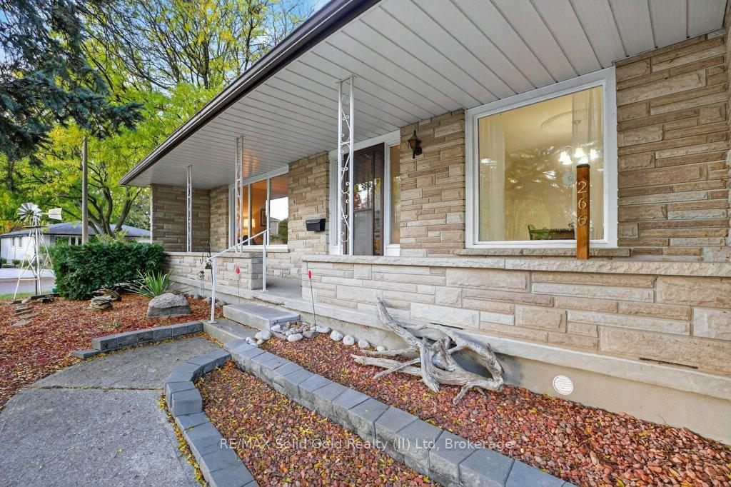 Photo 4 of 266 Grangewood Court, Waterloo — HOMEH