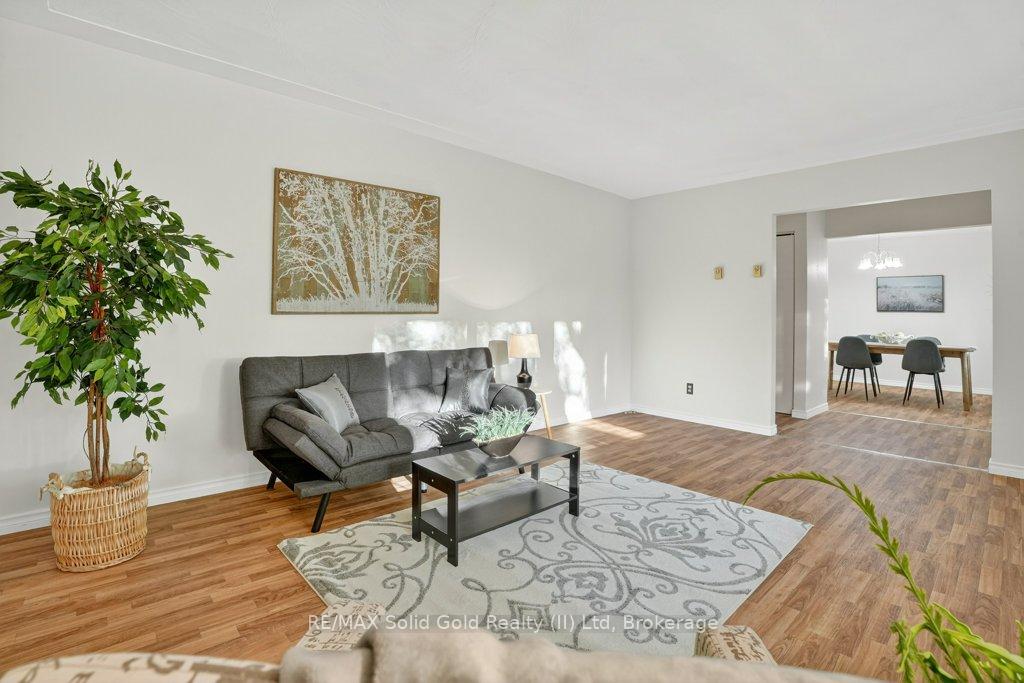 Photo 6 of 266 Grangewood Court, Waterloo — HOMEH