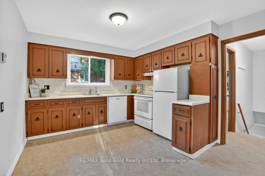 Photo 8 of 266 Grangewood Court, Waterloo — HOMEH