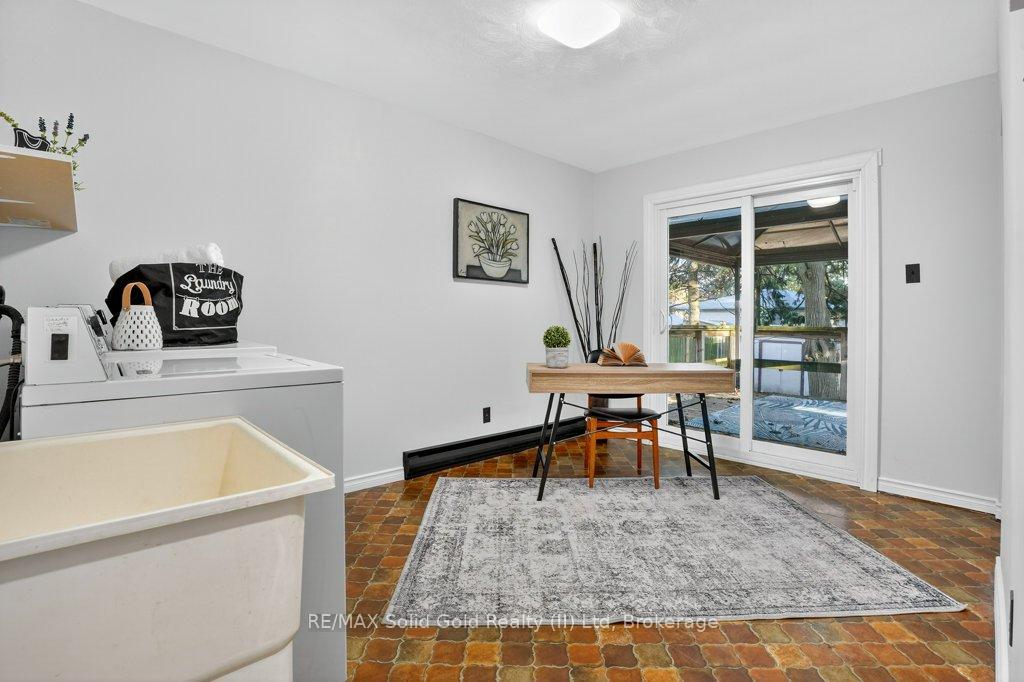 Photo 13 of 266 Grangewood Court, Waterloo — HOMEH