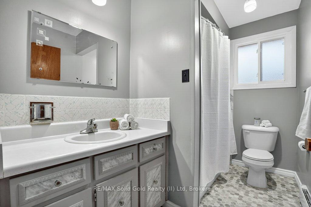 Photo 15 of 266 Grangewood Court, Waterloo — HOMEH