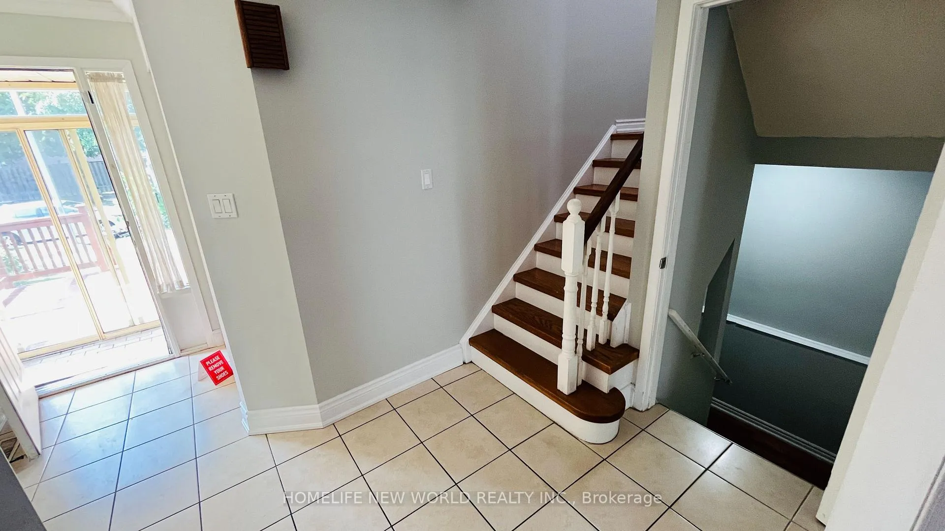 Photo 5 of 189 Gailcrest Circle, Vaughan, Crestwood-Springfarm-Yorkhill — HOMEH