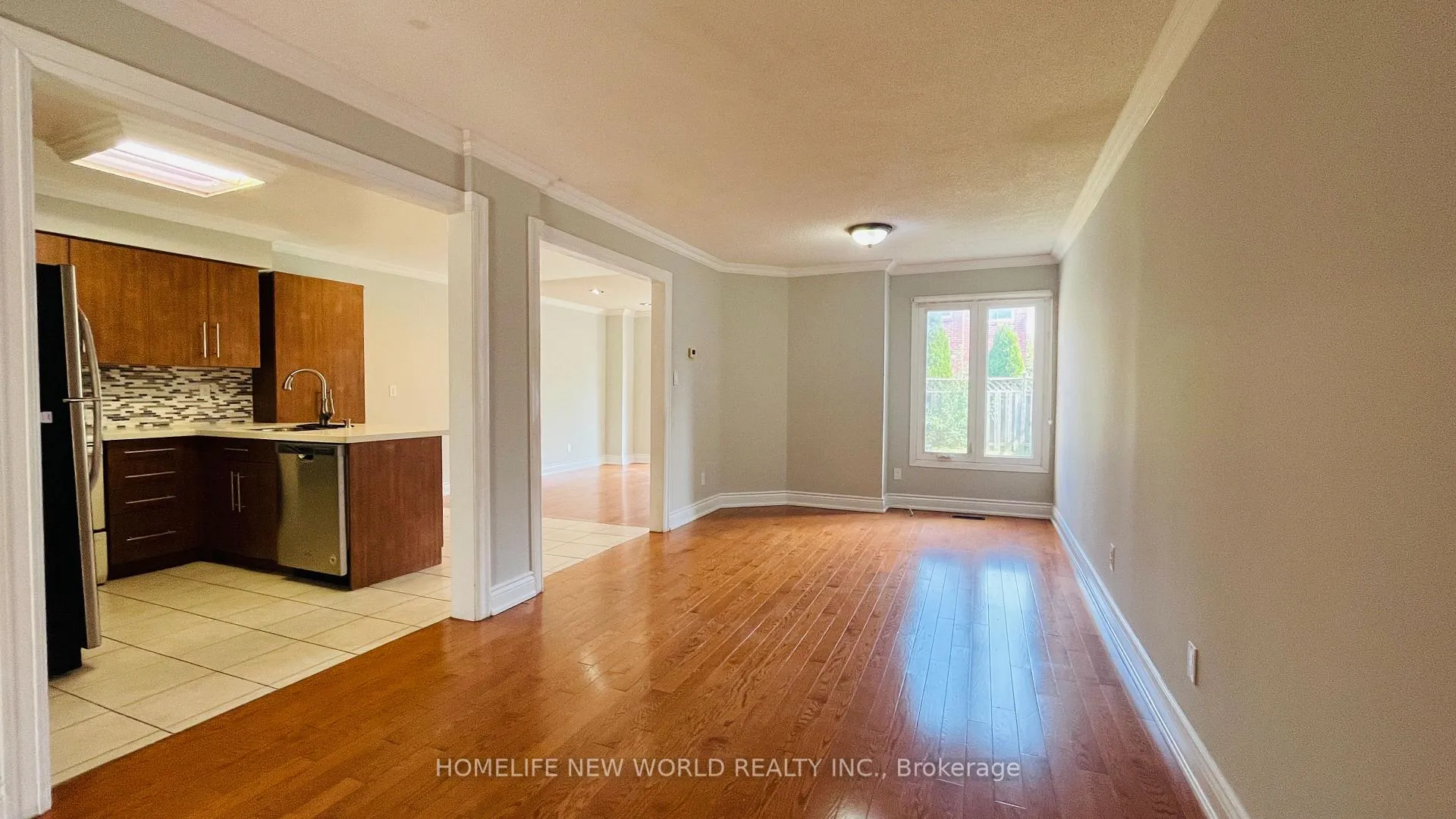 Photo 6 of 189 Gailcrest Circle, Vaughan, Crestwood-Springfarm-Yorkhill — HOMEH
