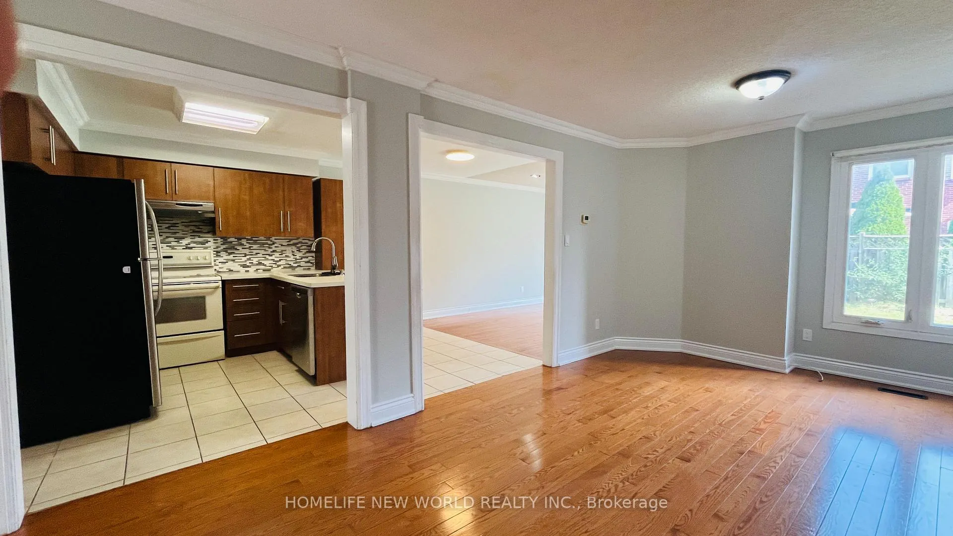 Photo 10 of 189 Gailcrest Circle, Vaughan, Crestwood-Springfarm-Yorkhill — HOMEH