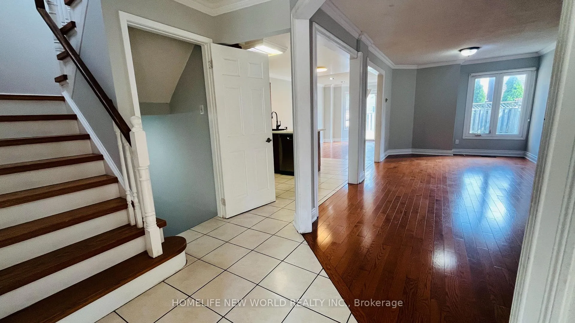 Photo 13 of 189 Gailcrest Circle, Vaughan, Crestwood-Springfarm-Yorkhill — HOMEH