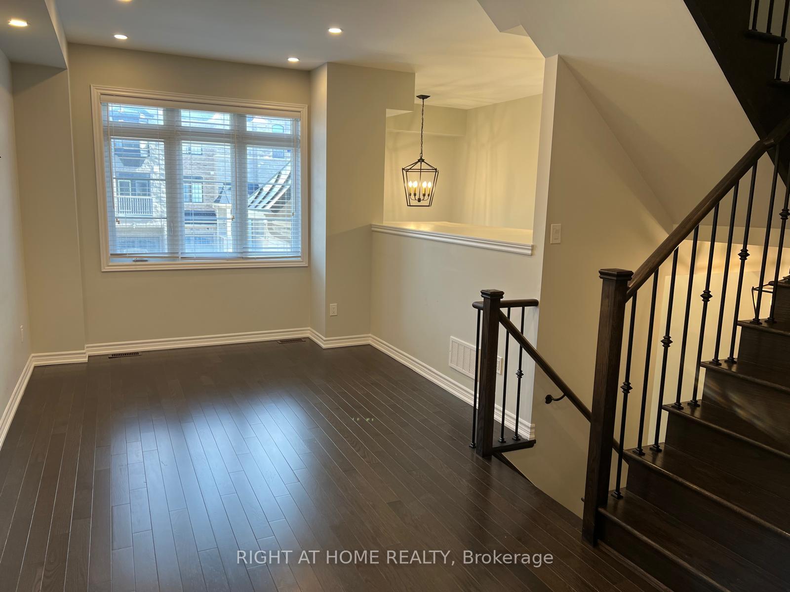 Photo 3 of 26 Sunset Terrace, Vaughan, Vellore Village — HOMEH