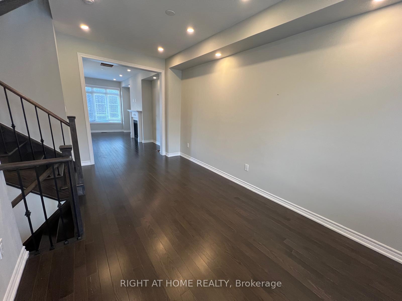 Photo 5 of 26 Sunset Terrace, Vaughan, Vellore Village — HOMEH