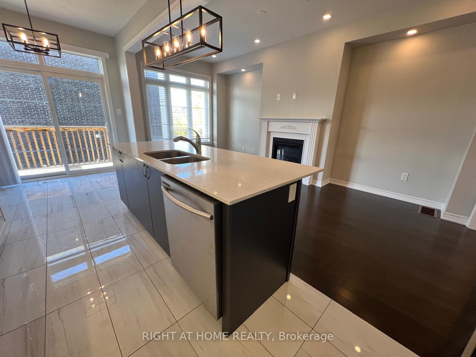 Photo 8 of 26 Sunset Terrace, Vaughan, Vellore Village — HOMEH