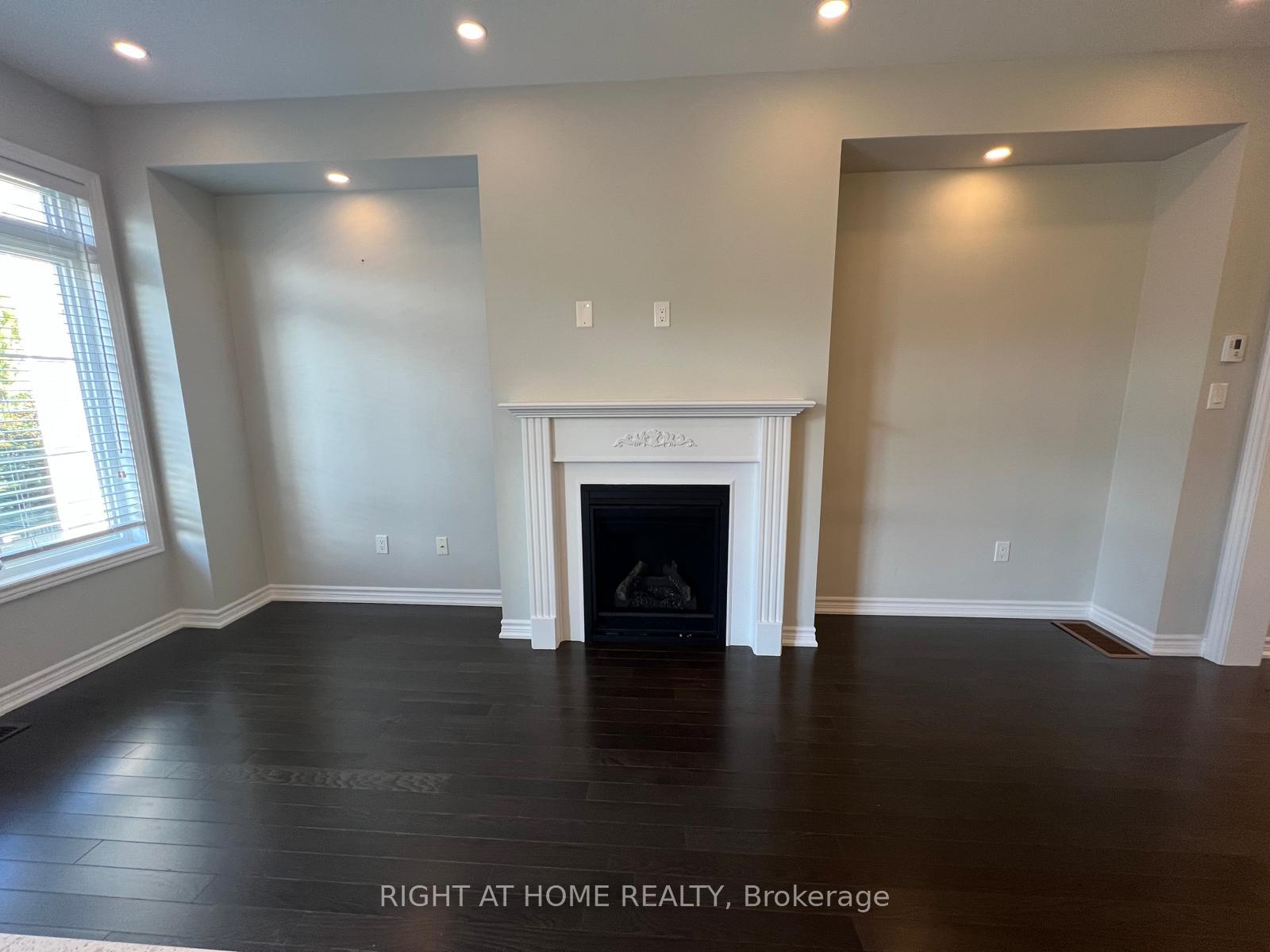 Photo 10 of 26 Sunset Terrace, Vaughan, Vellore Village — HOMEH