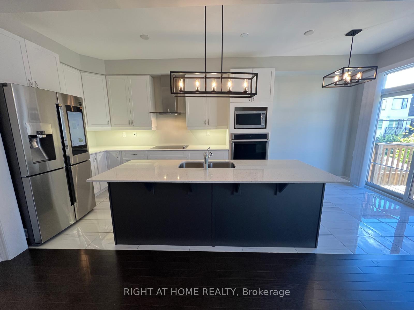 Photo 12 of 26 Sunset Terrace, Vaughan, Vellore Village — HOMEH