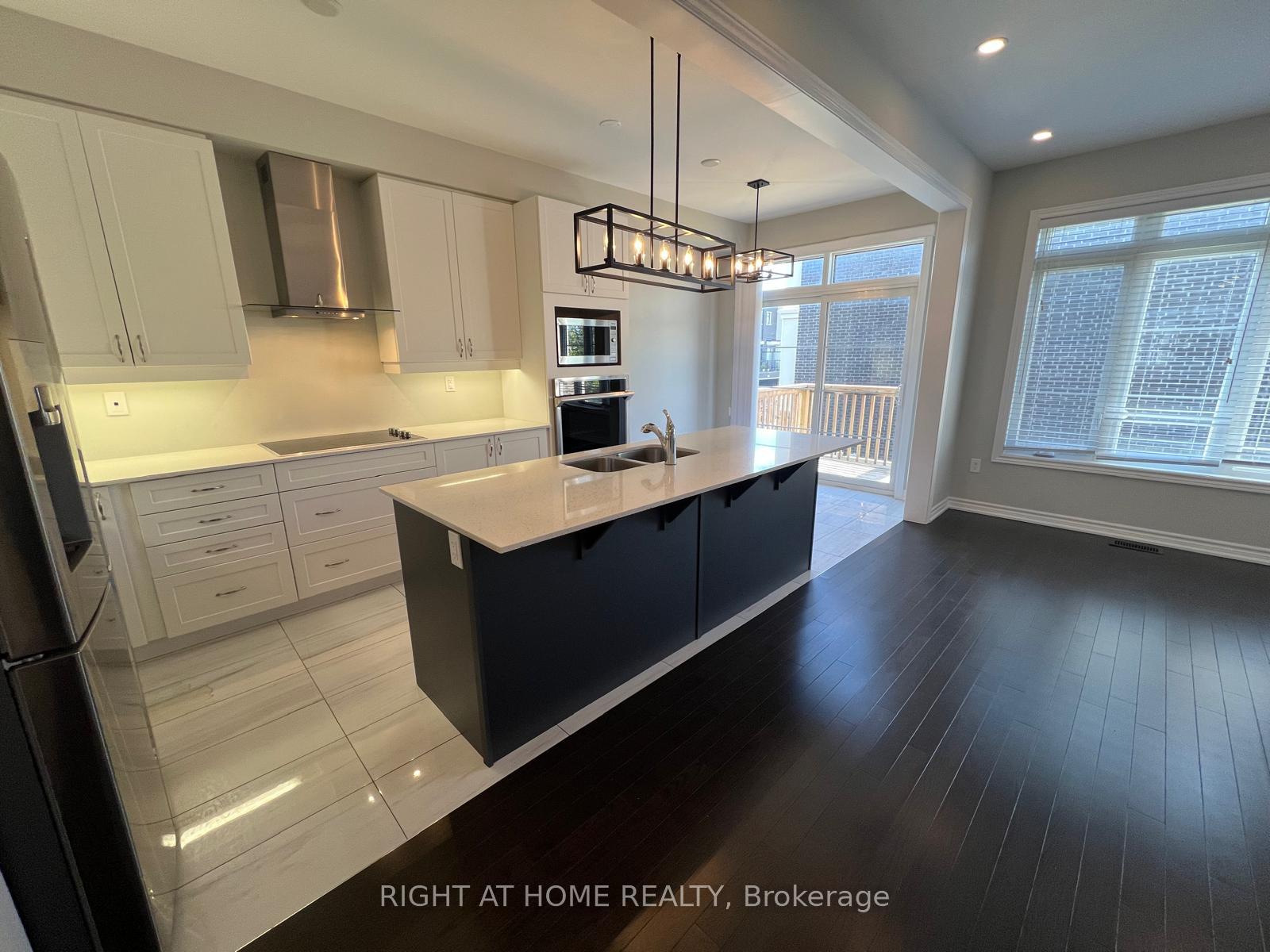 Photo 13 of 26 Sunset Terrace, Vaughan, Vellore Village — HOMEH