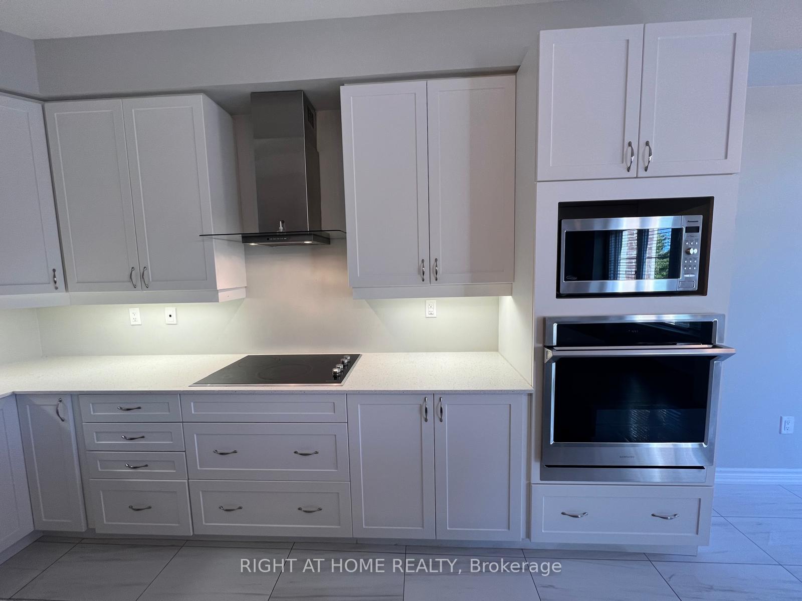 Photo 15 of 26 Sunset Terrace, Vaughan, Vellore Village — HOMEH