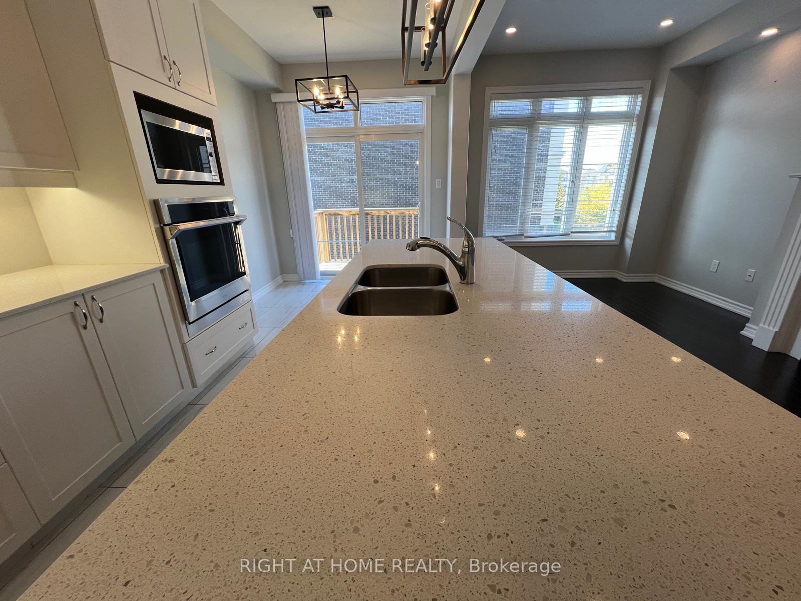 Photo 16 of 26 Sunset Terrace, Vaughan, Vellore Village — HOMEH