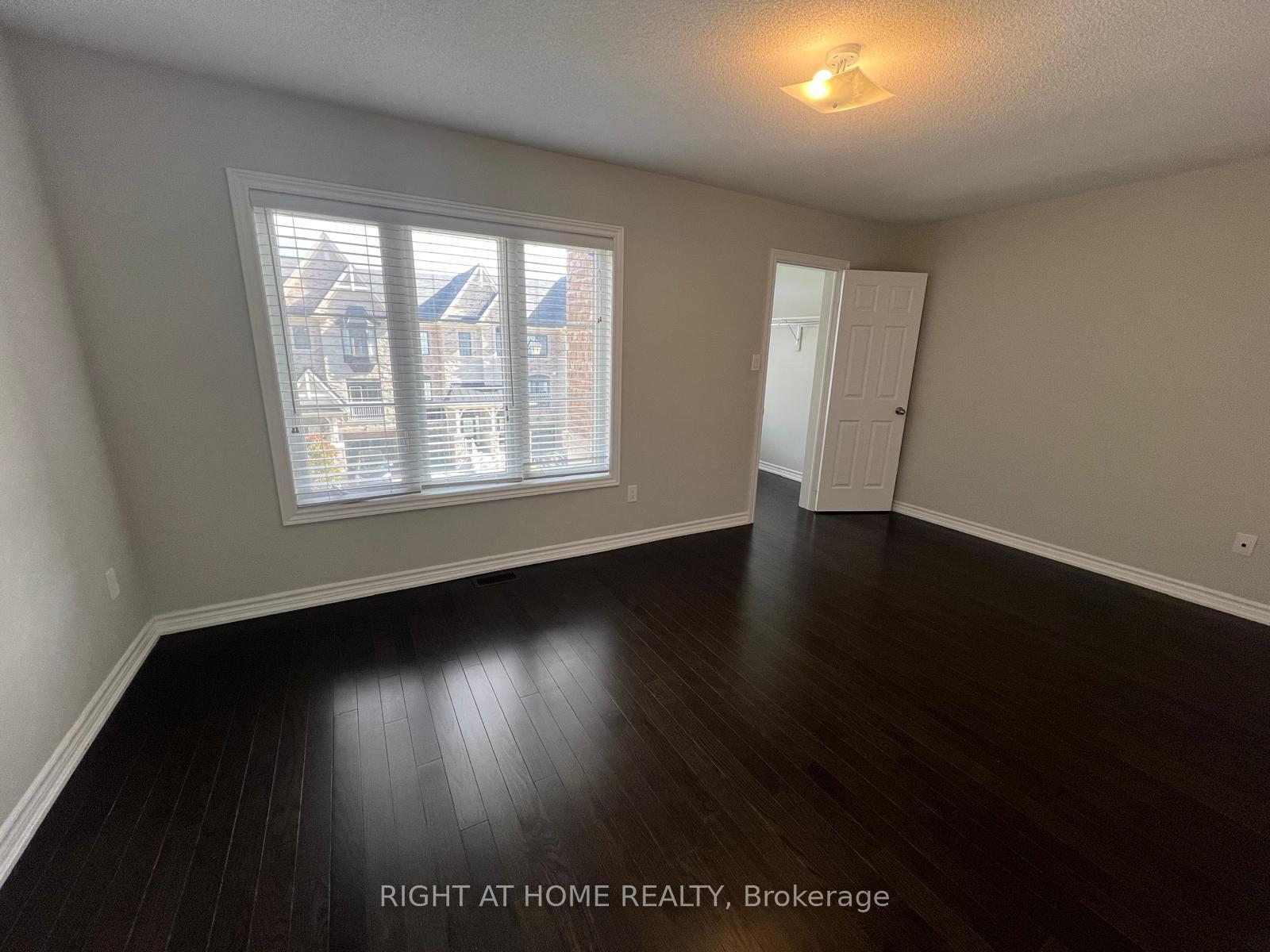 Photo 19 of 26 Sunset Terrace, Vaughan, Vellore Village — HOMEH