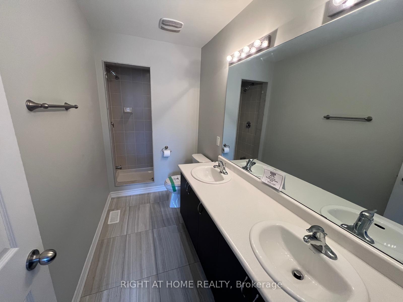 Photo 21 of 26 Sunset Terrace, Vaughan, Vellore Village — HOMEH