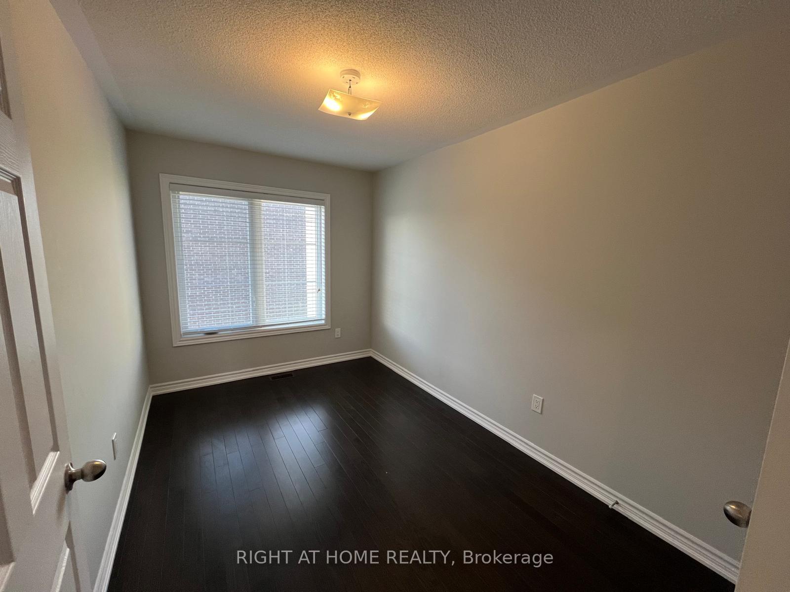 Photo 22 of 26 Sunset Terrace, Vaughan, Vellore Village — HOMEH