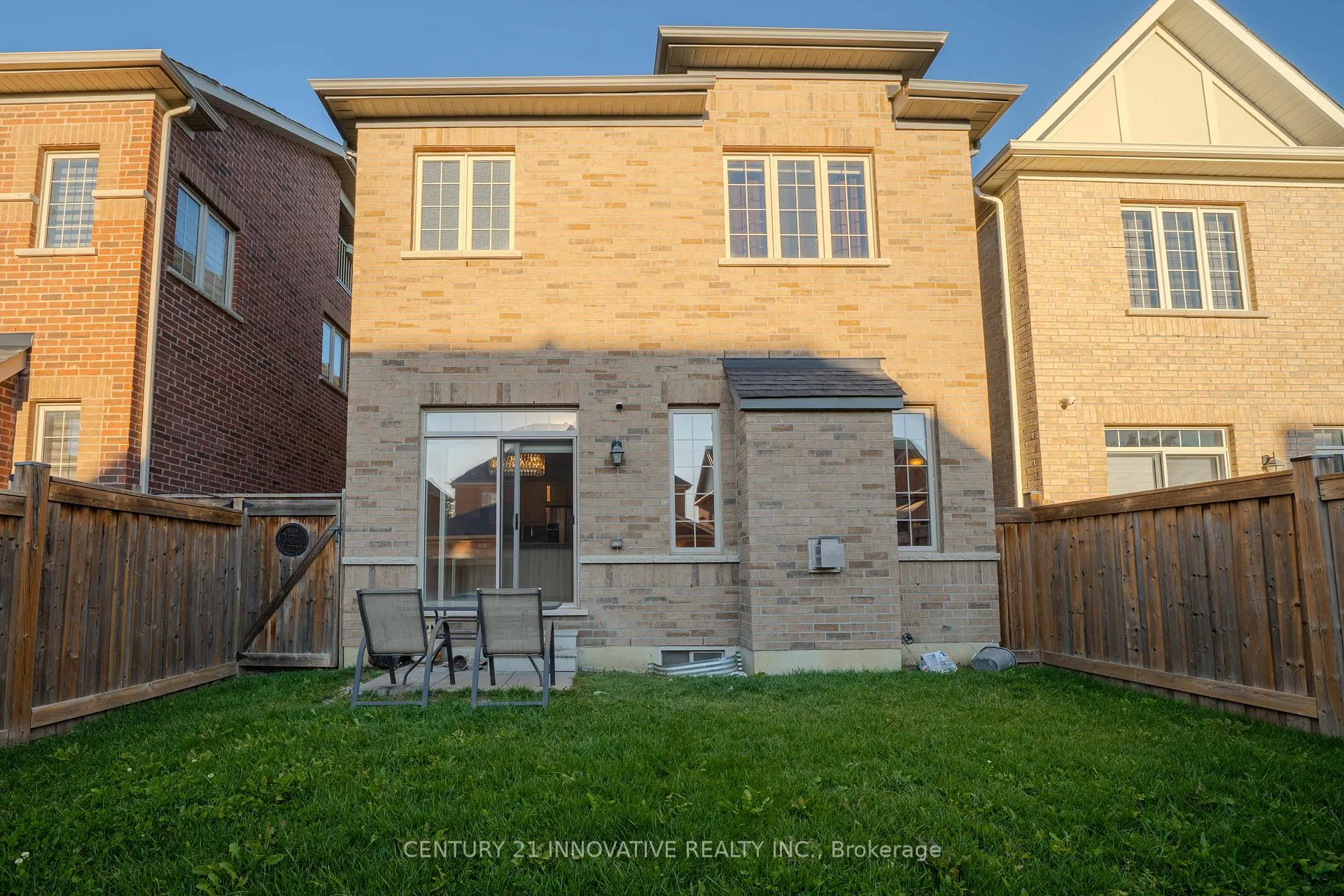 Photo 3 of 72 Killington Avenue, Vaughan, Kleinburg — HOMEH