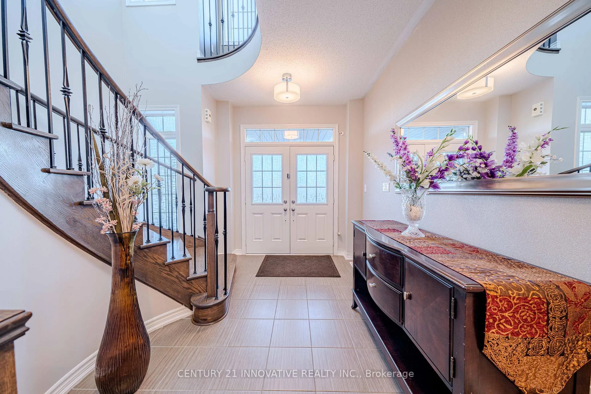 Photo 4 of 72 Killington Avenue, Vaughan, Kleinburg — HOMEH