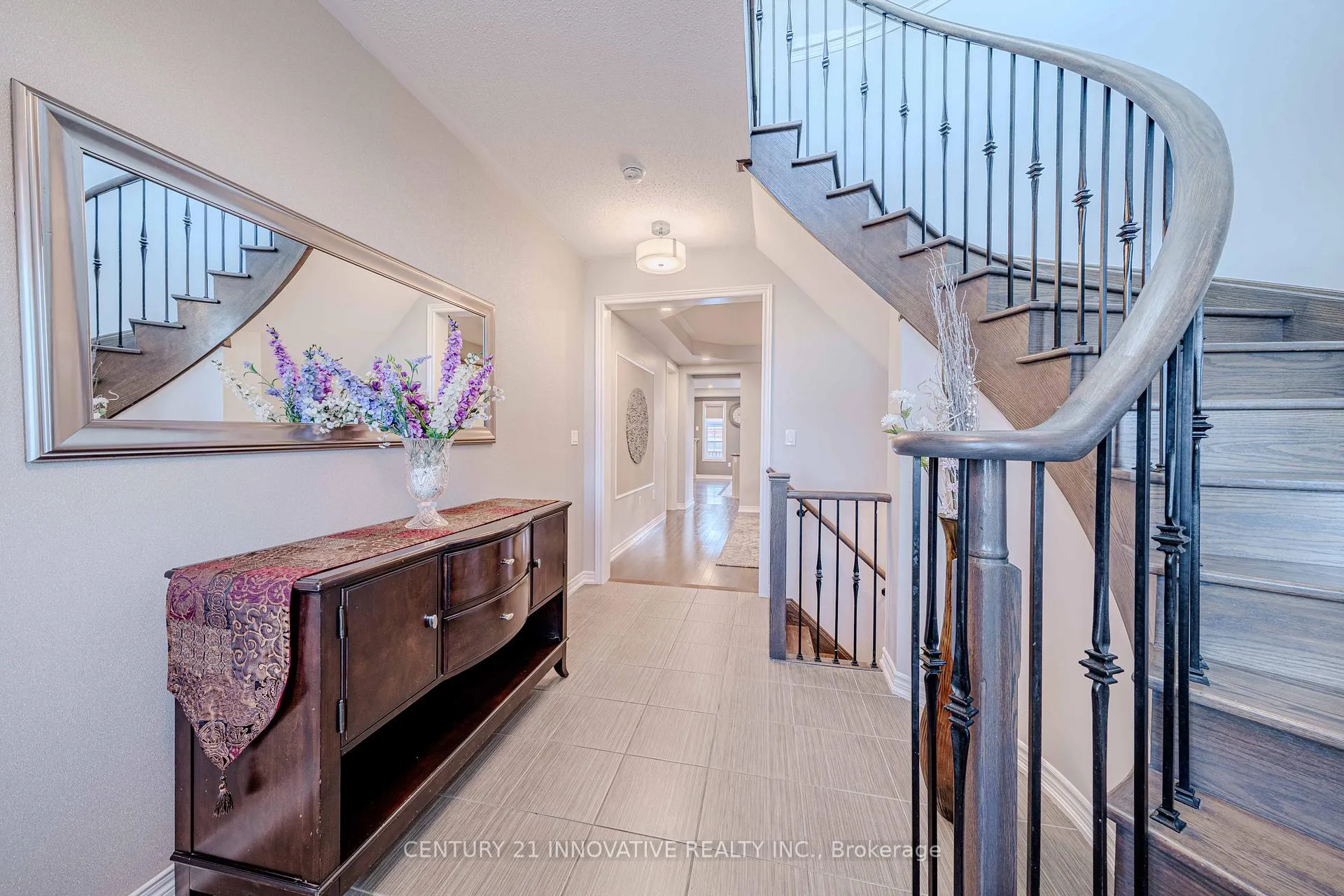 Photo 5 of 72 Killington Avenue, Vaughan, Kleinburg — HOMEH