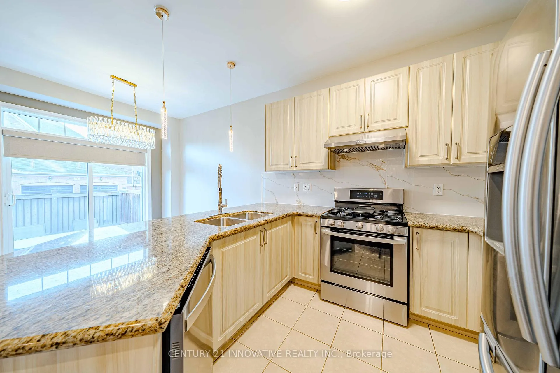 Photo 10 of 72 Killington Avenue, Vaughan, Kleinburg — HOMEH