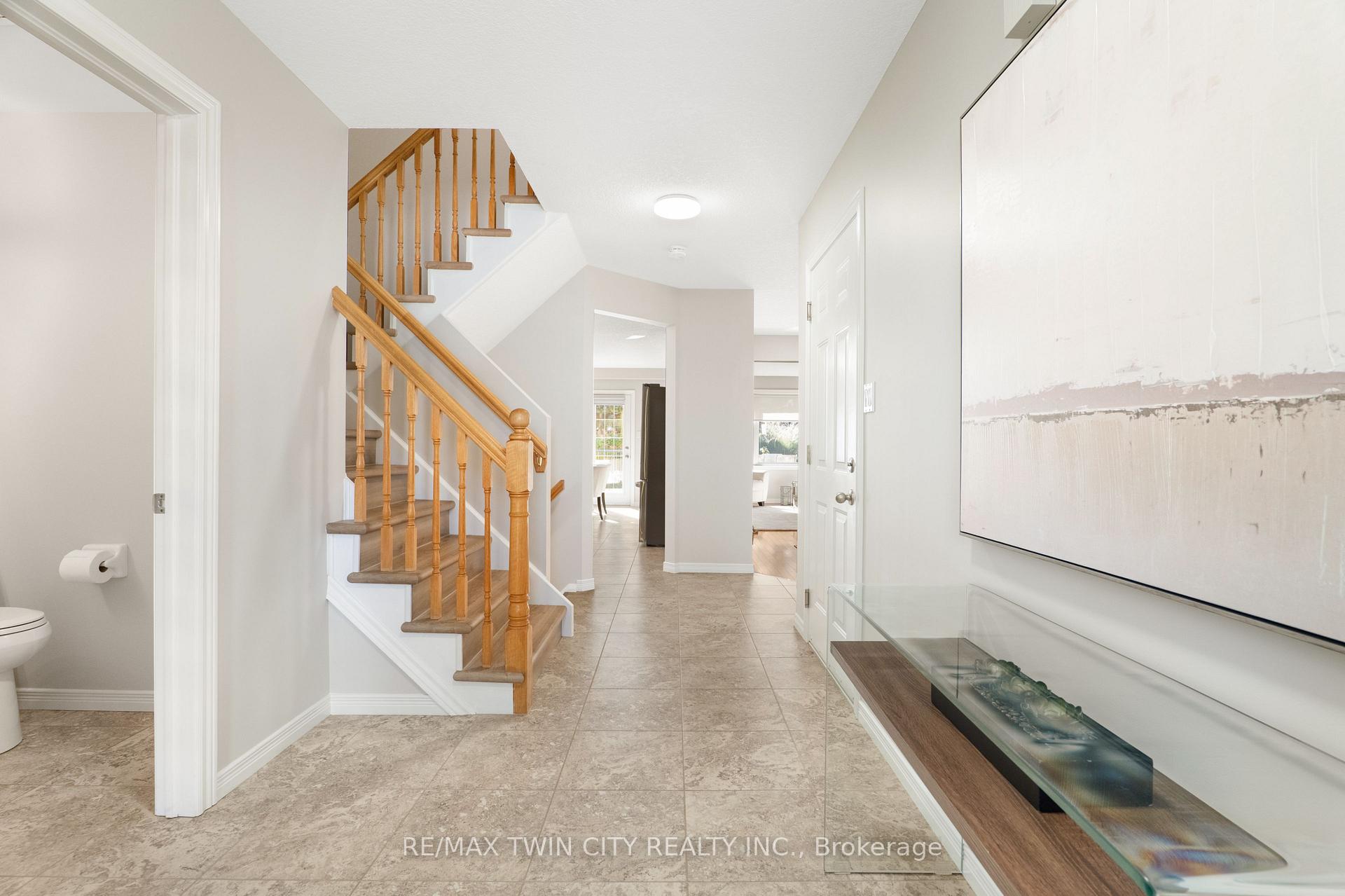Photo 4 of 167 Bridgewater Crescent, Waterloo — HOMEH