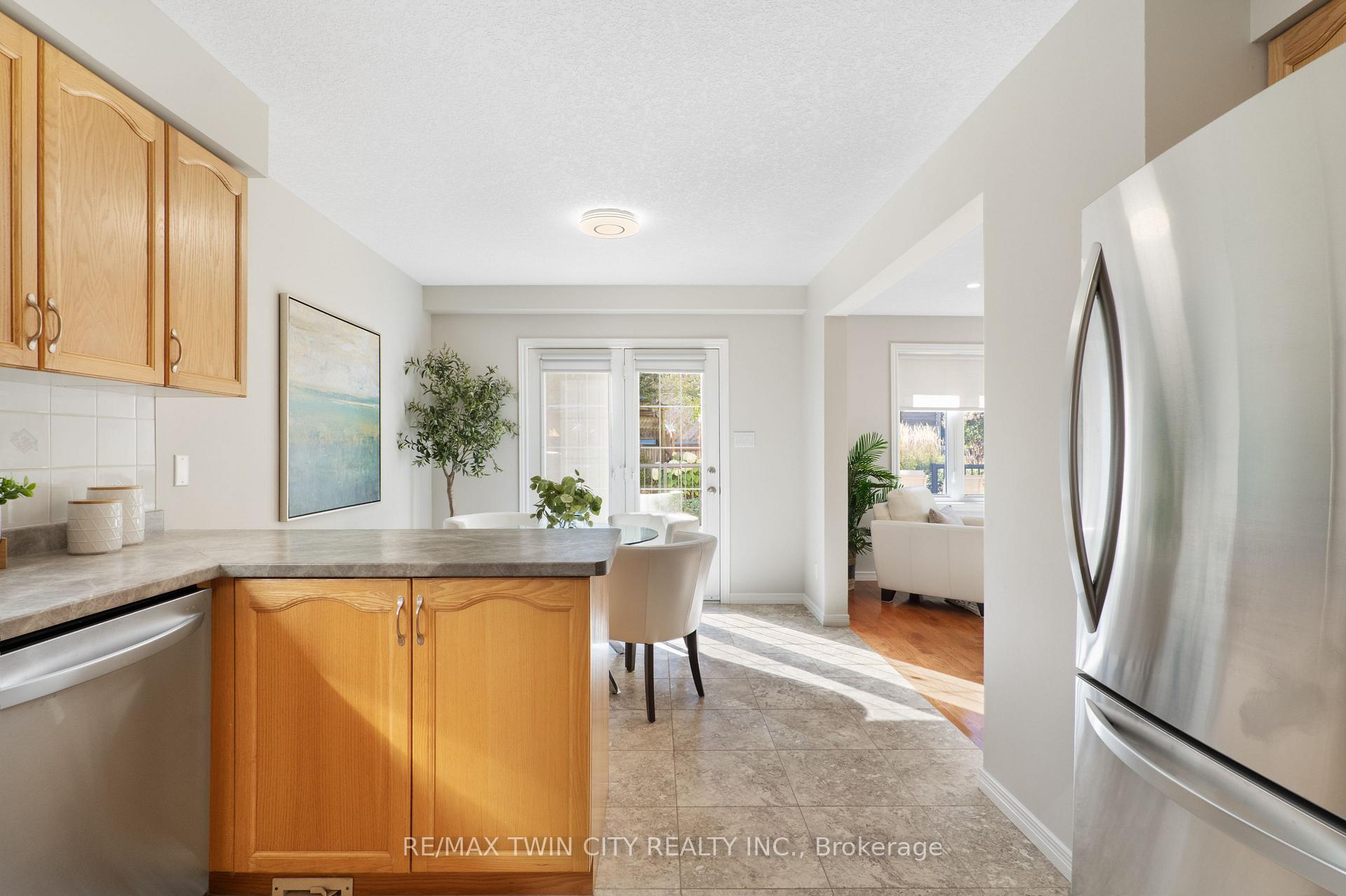 Photo 18 of 167 Bridgewater Crescent, Waterloo — HOMEH