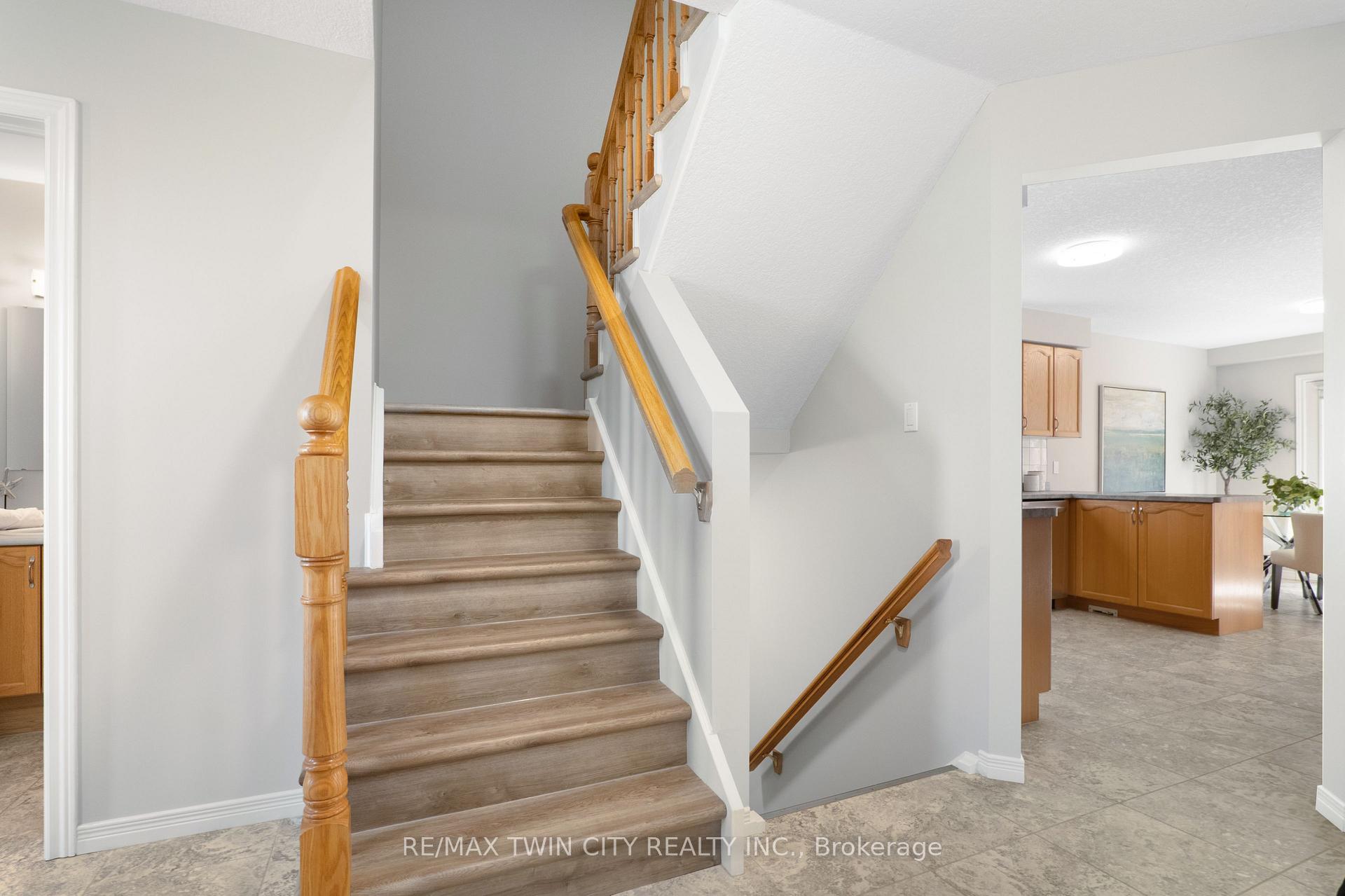 Photo 19 of 167 Bridgewater Crescent, Waterloo — HOMEH
