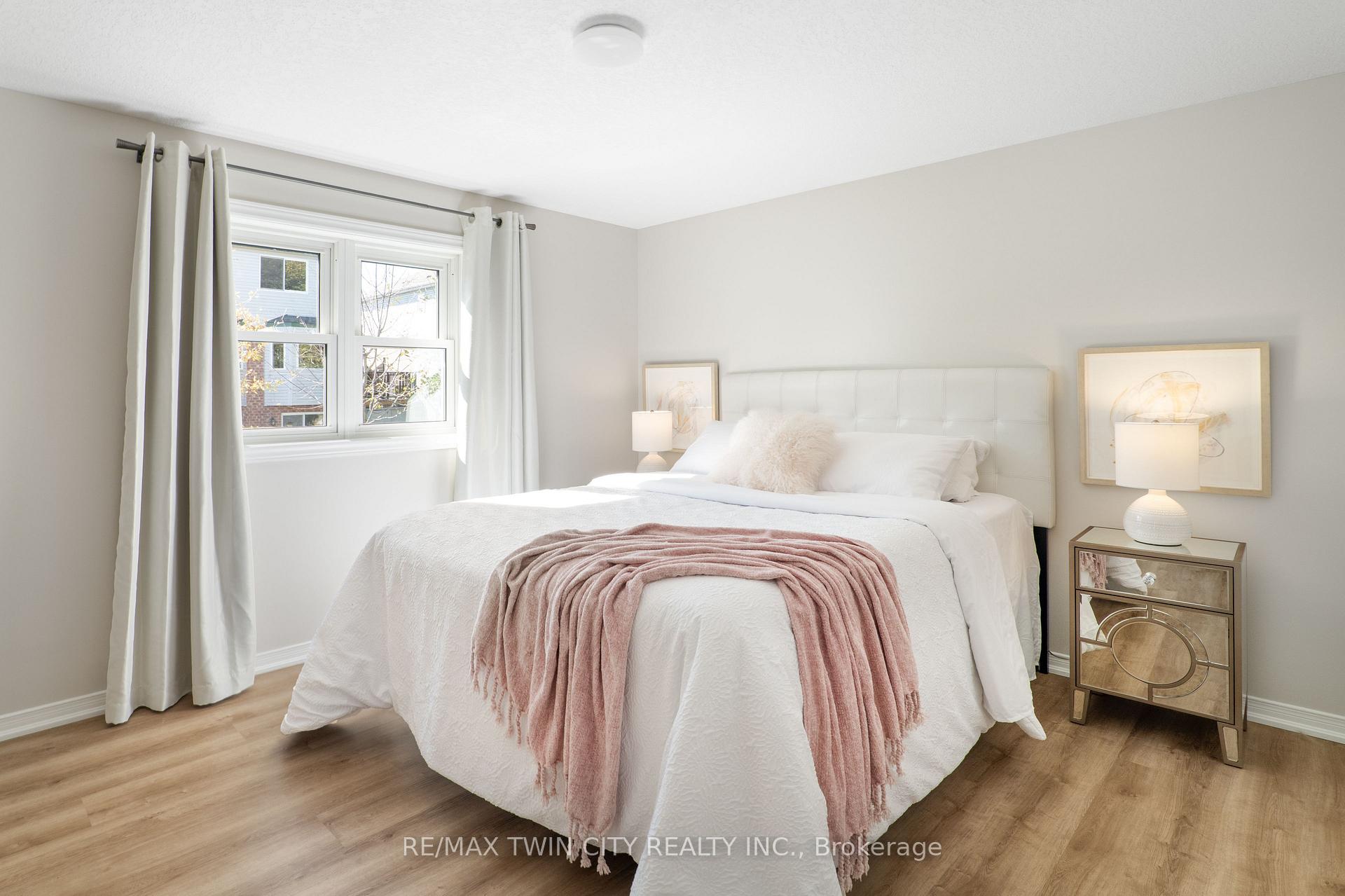Photo 27 of 167 Bridgewater Crescent, Waterloo — HOMEH