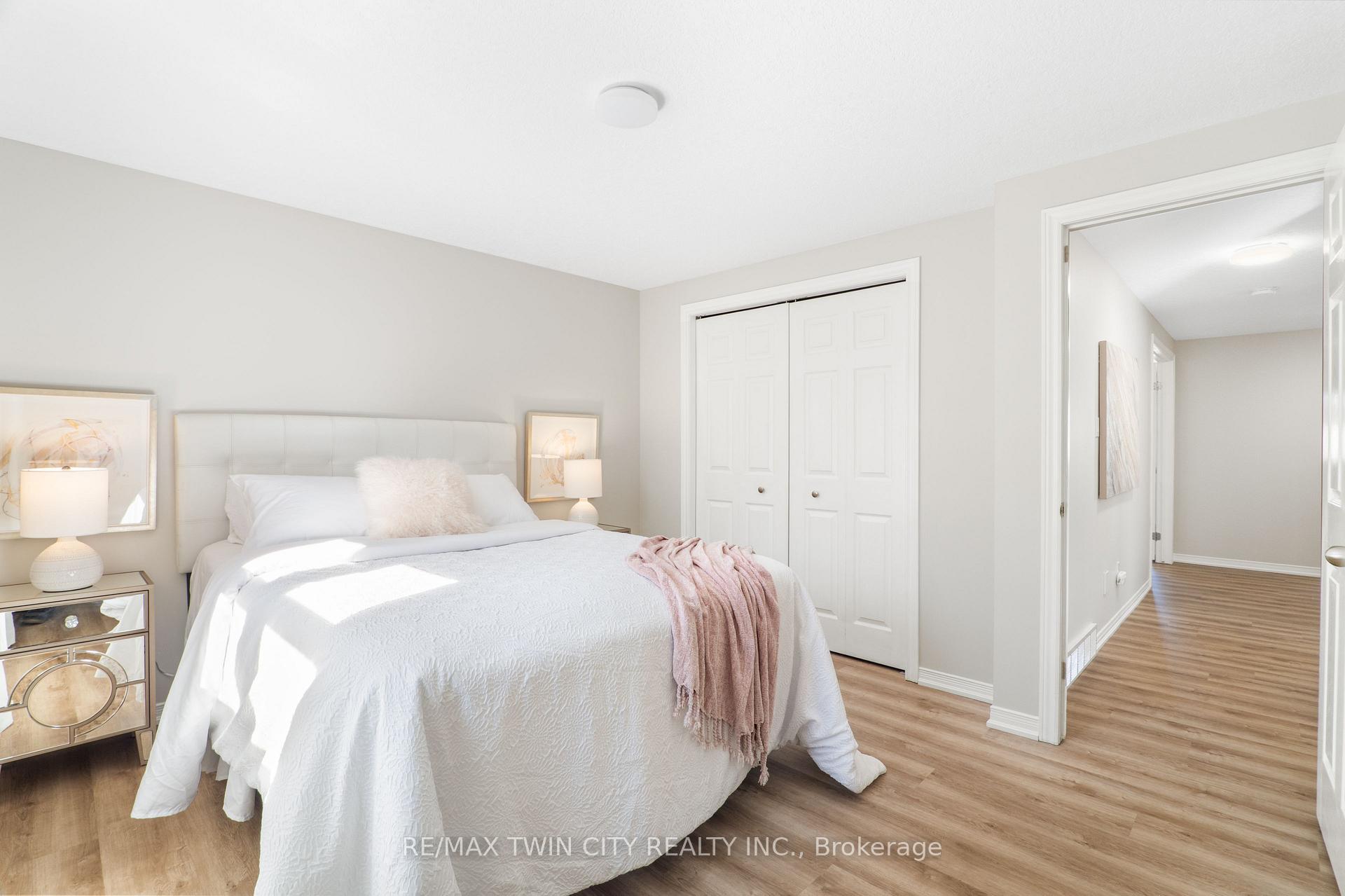 Photo 28 of 167 Bridgewater Crescent, Waterloo — HOMEH