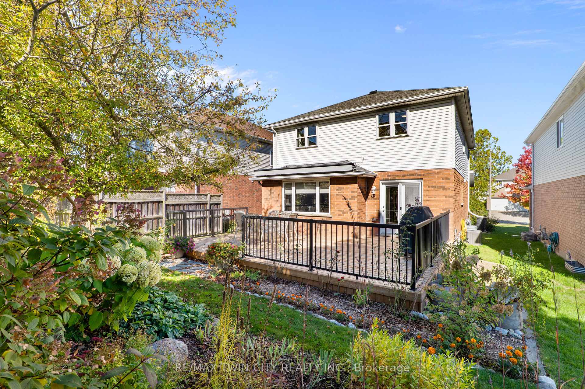 Photo 44 of 167 Bridgewater Crescent, Waterloo — HOMEH