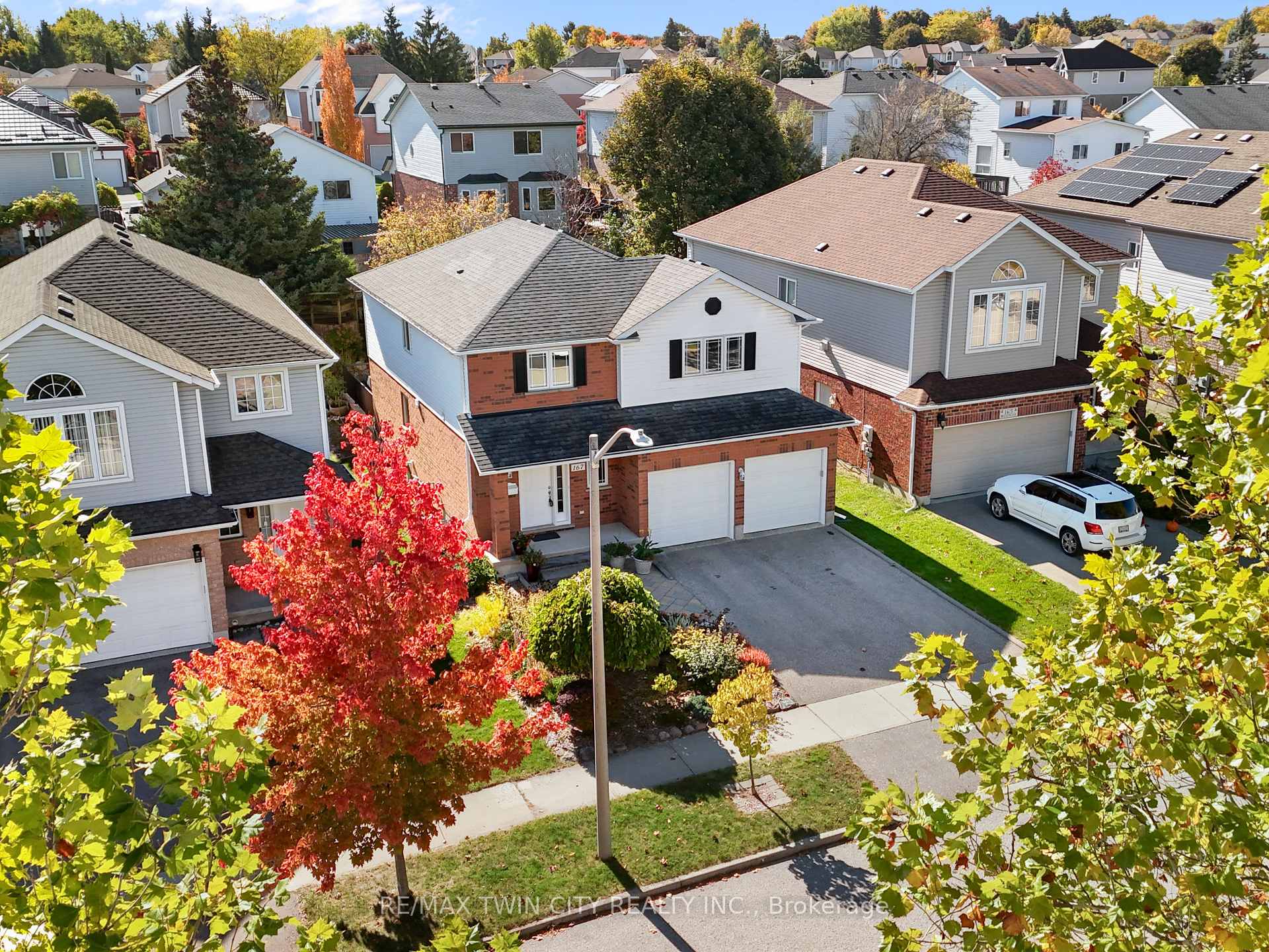 Photo 50 of 167 Bridgewater Crescent, Waterloo — HOMEH