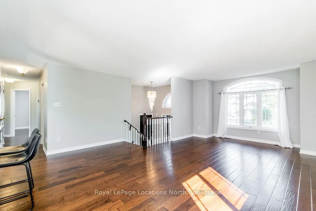 Photo 5 of 88 61ST Street S, Wasaga Beach — HOMEH