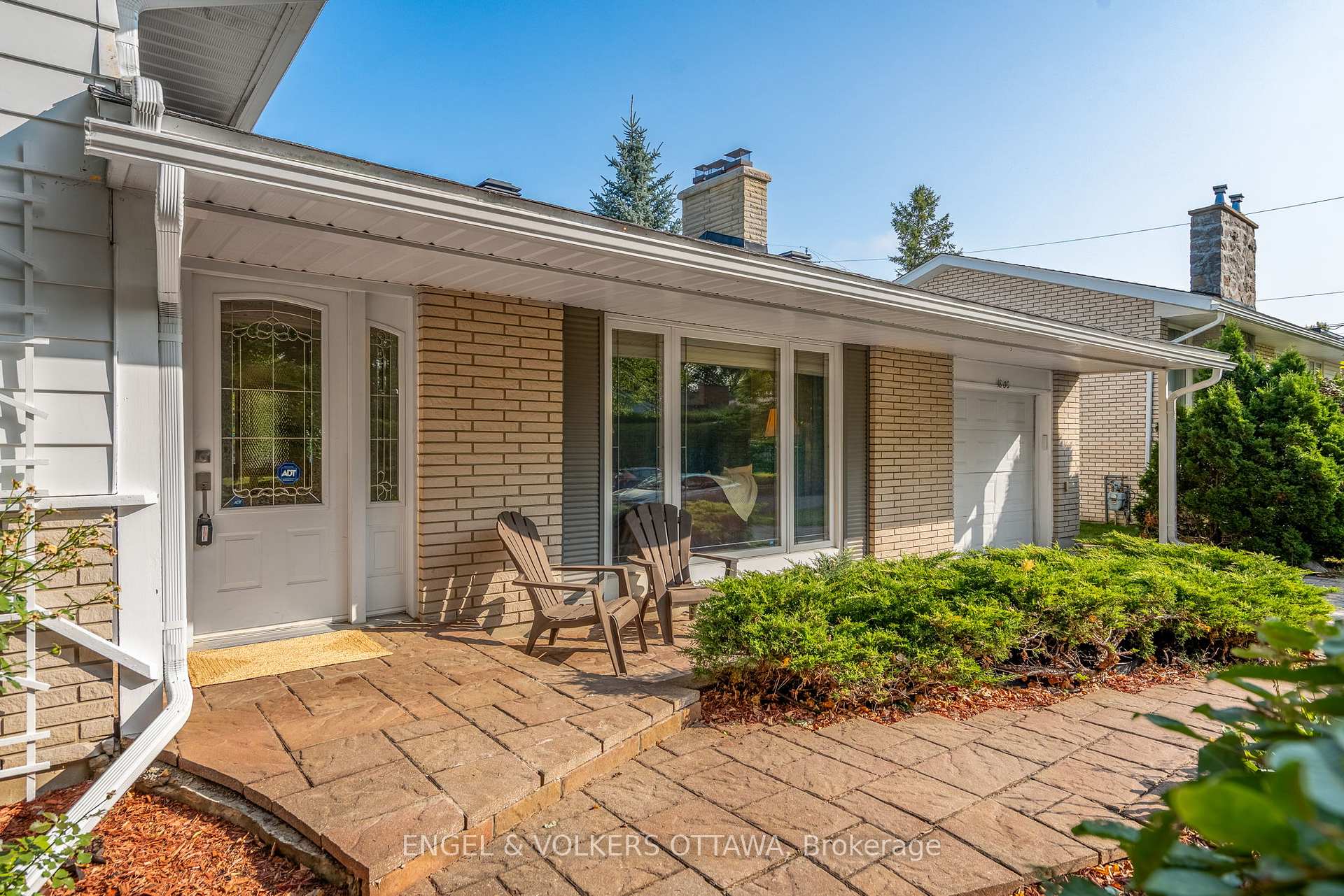 Photo 6 of 1800 Devlin Crescent, Ottawa, Playfair Park — HOMEH