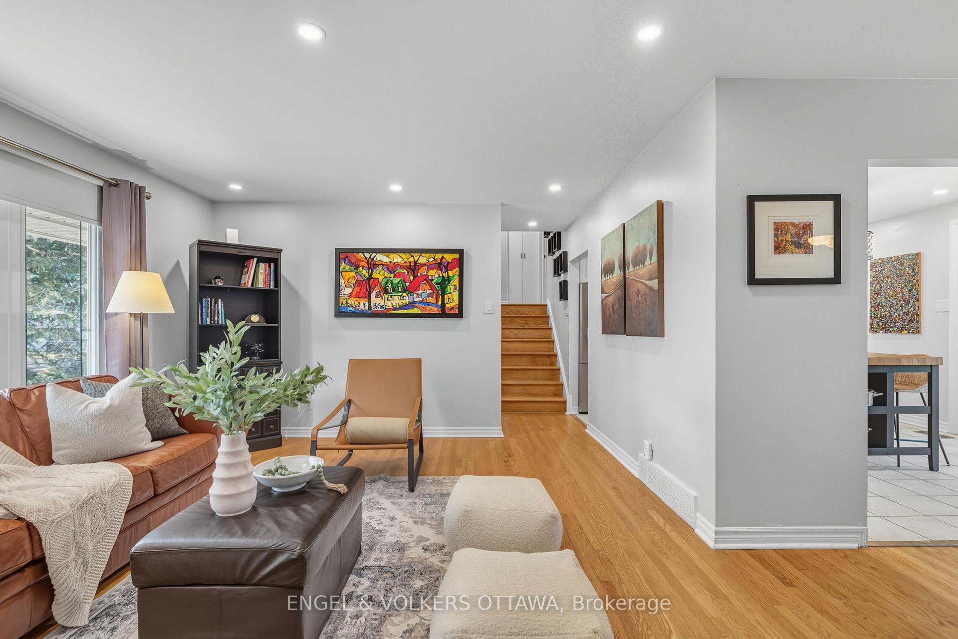 Photo 11 of 1800 Devlin Crescent, Ottawa, Playfair Park — HOMEH
