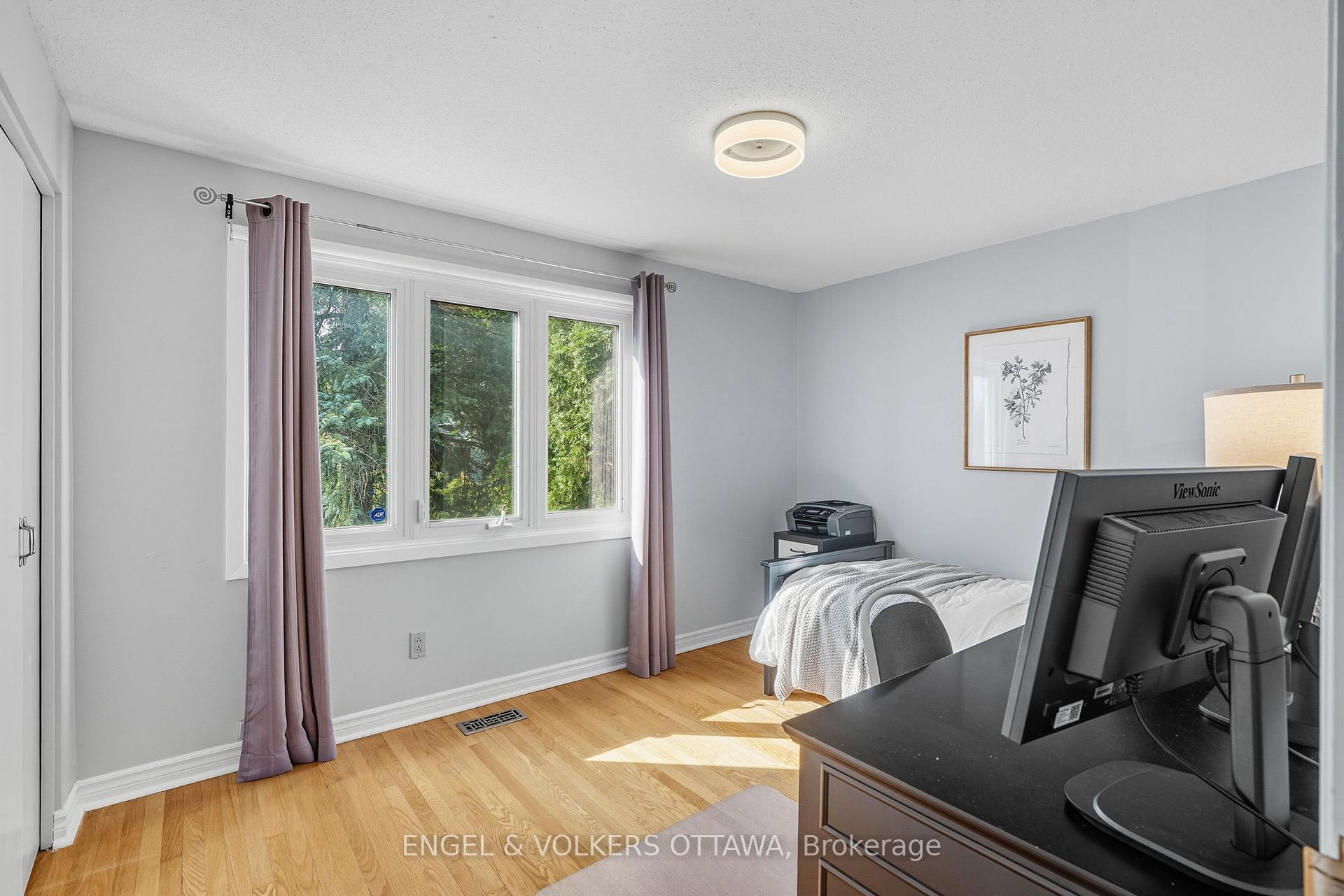 Photo 22 of 1800 Devlin Crescent, Ottawa, Playfair Park — HOMEH