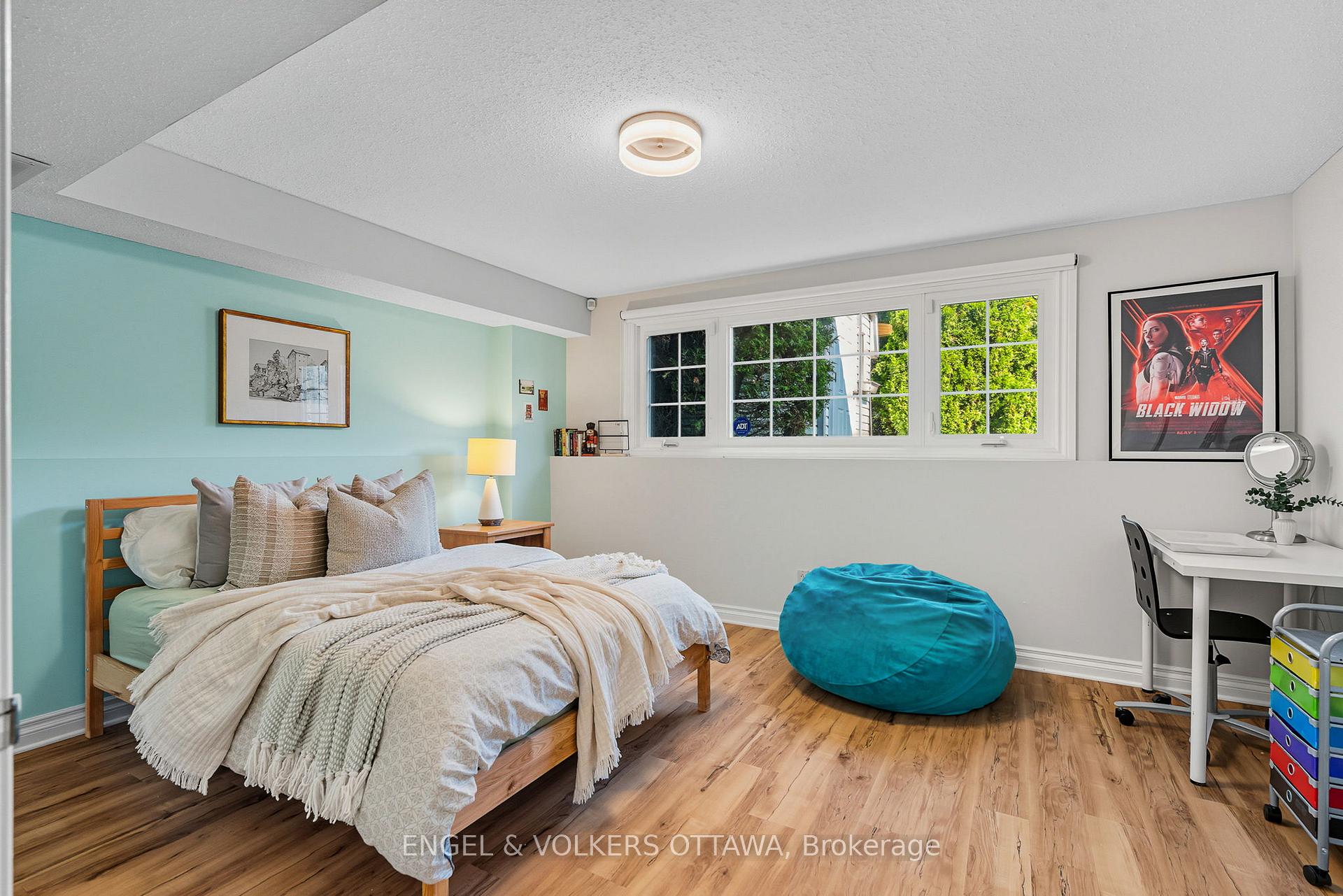 Photo 23 of 1800 Devlin Crescent, Ottawa, Playfair Park — HOMEH