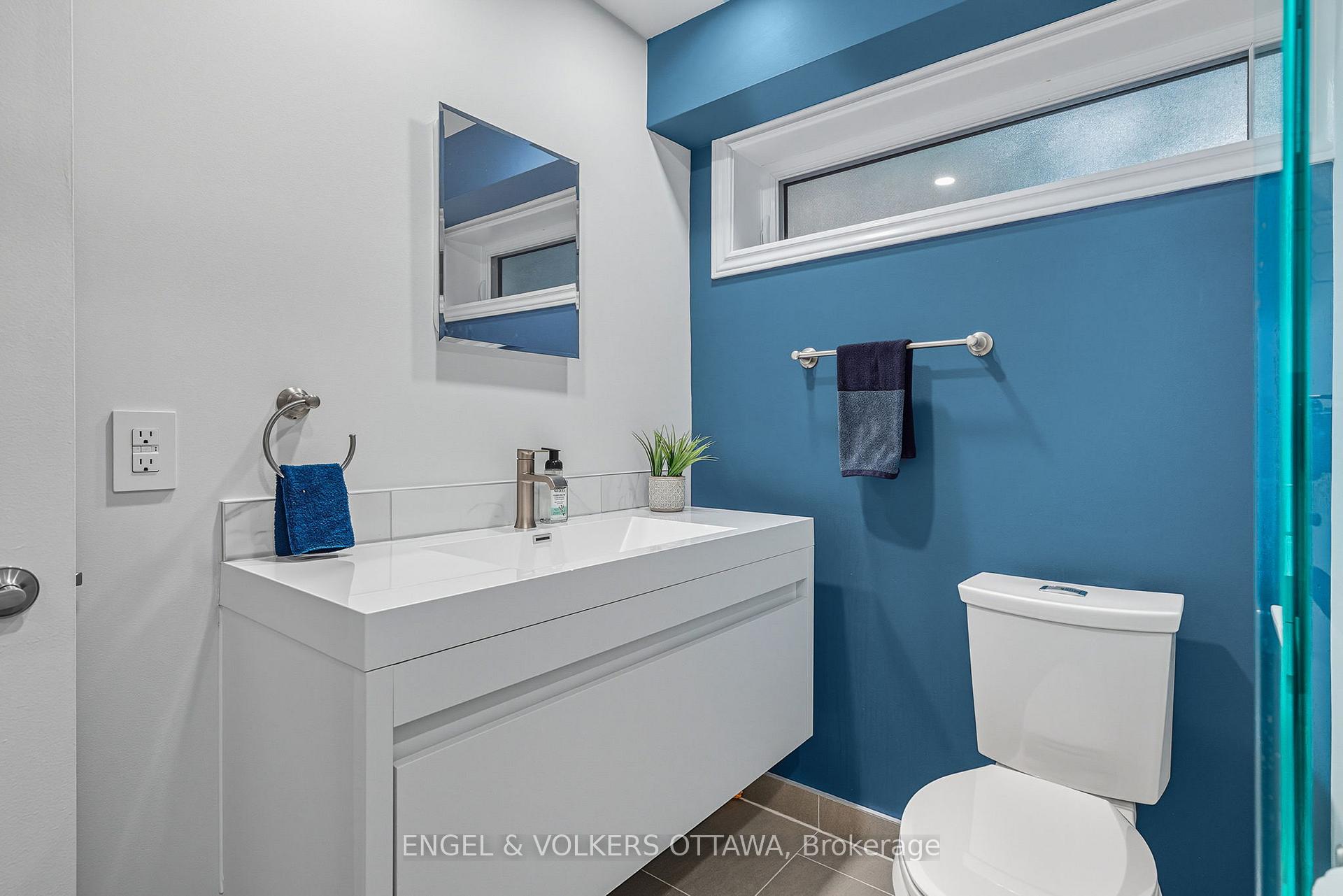 Photo 31 of 1800 Devlin Crescent, Ottawa, Playfair Park — HOMEH