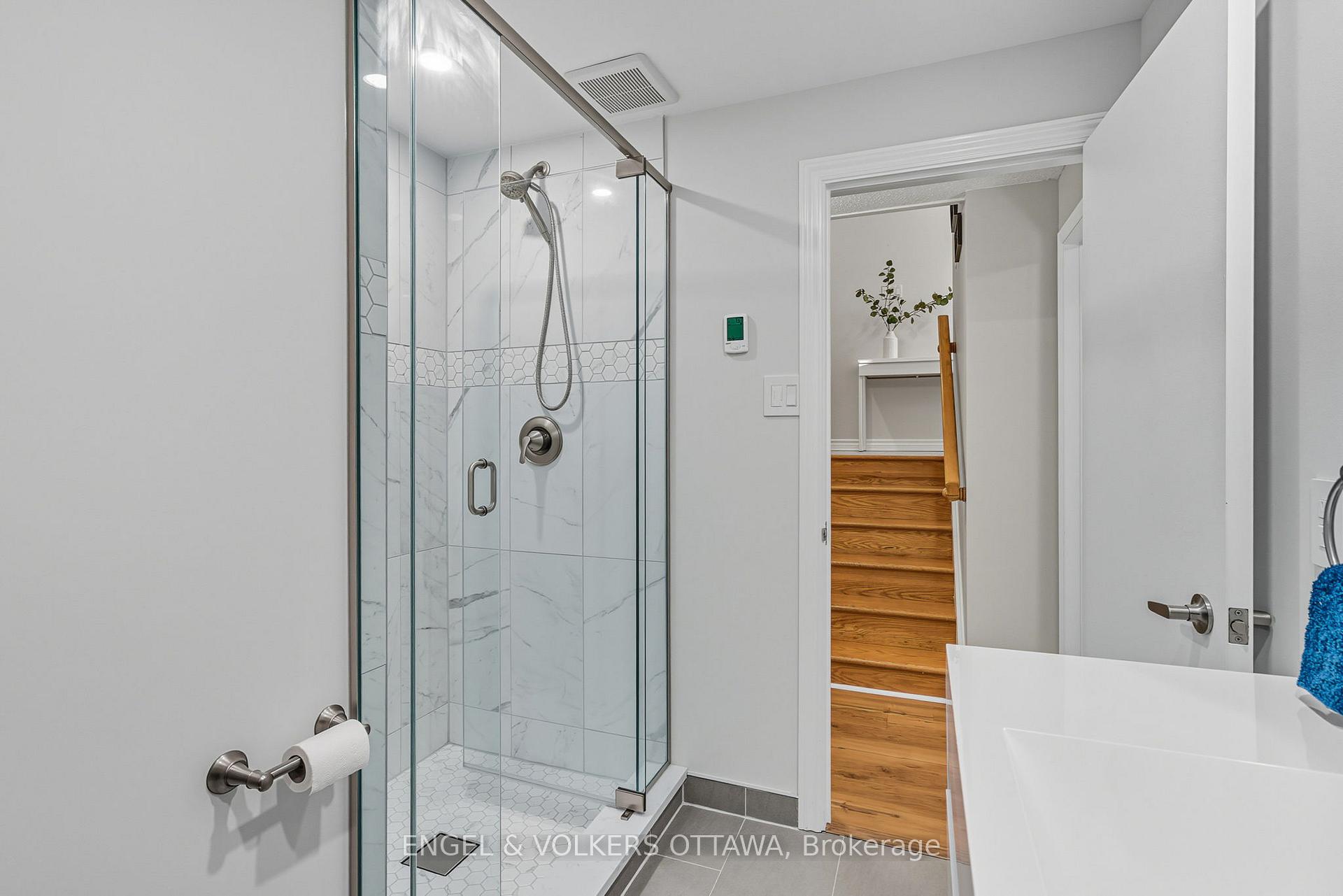 Photo 30 of 1800 Devlin Crescent, Ottawa, Playfair Park — HOMEH