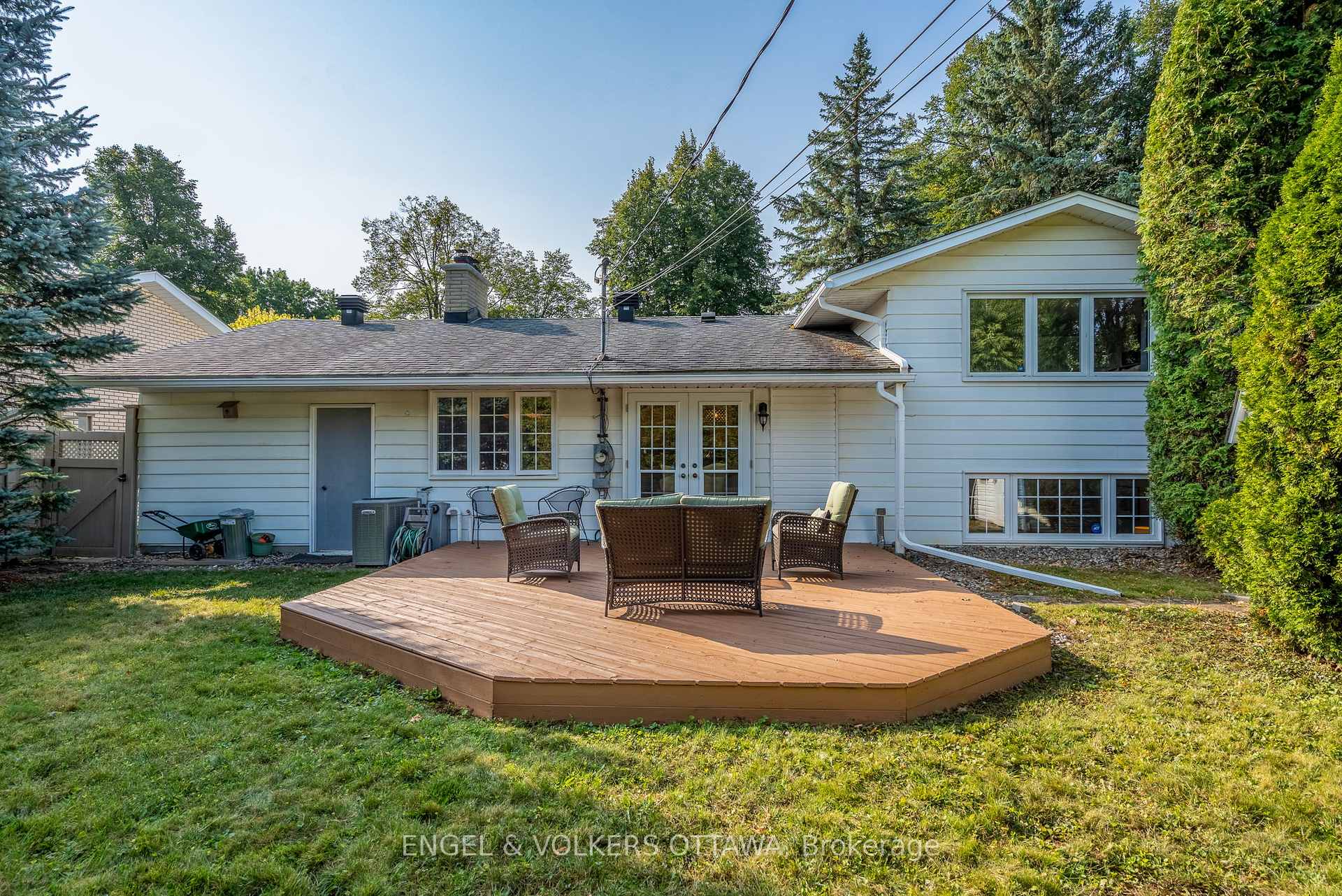 Photo 38 of 1800 Devlin Crescent, Ottawa, Playfair Park — HOMEH