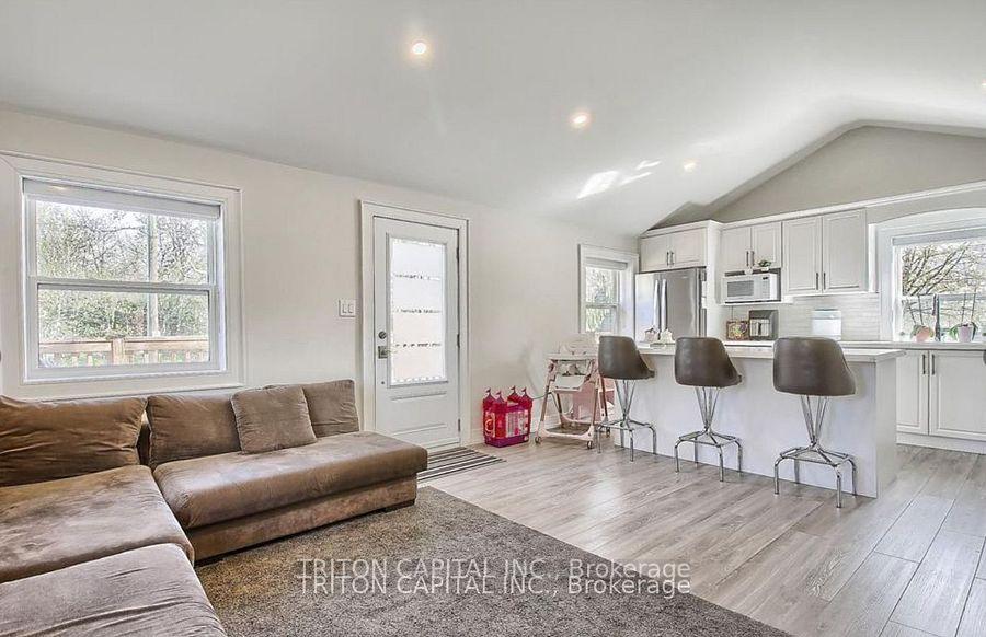 Photo 5 of 34 Napier Street, Vaughan, Kleinburg — HOMEH