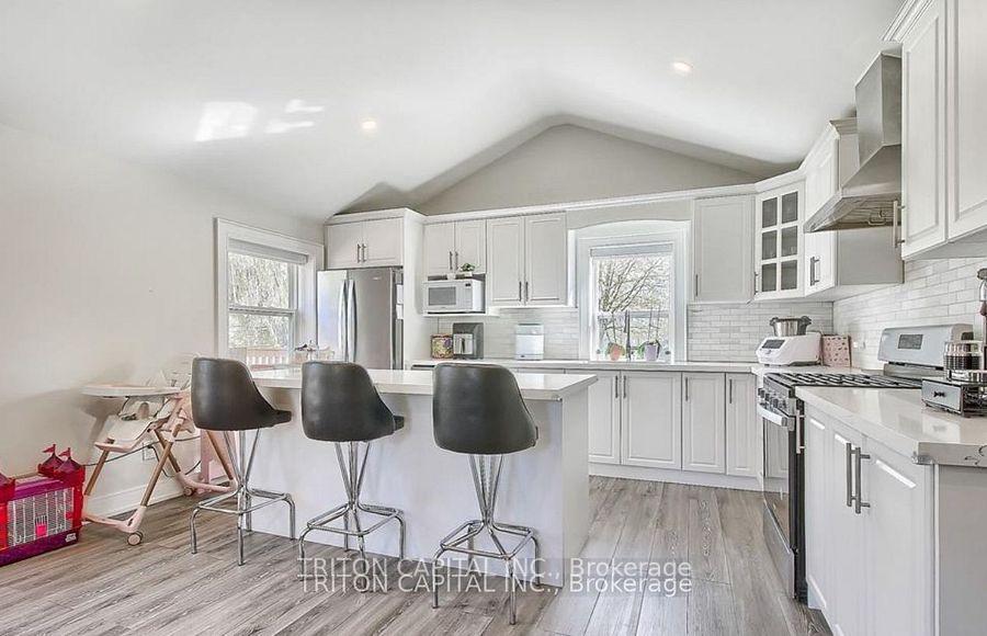 Photo 8 of 34 Napier Street, Vaughan, Kleinburg — HOMEH