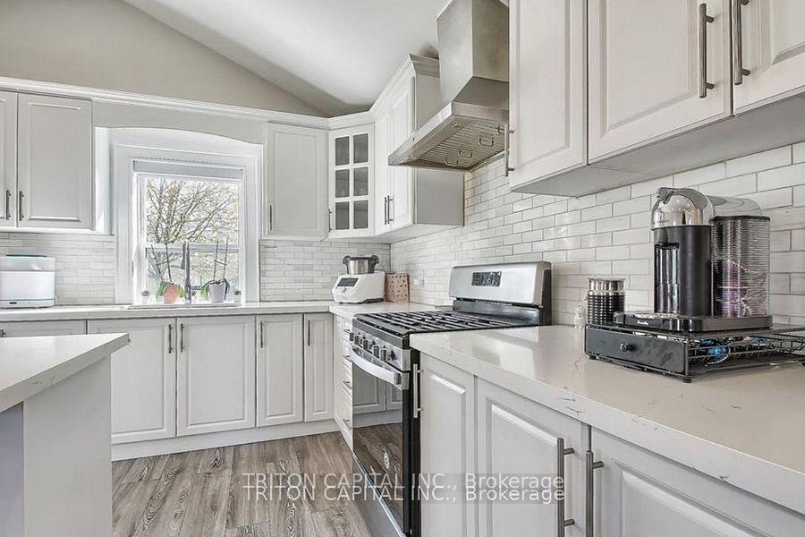 Photo 9 of 34 Napier Street, Vaughan, Kleinburg — HOMEH